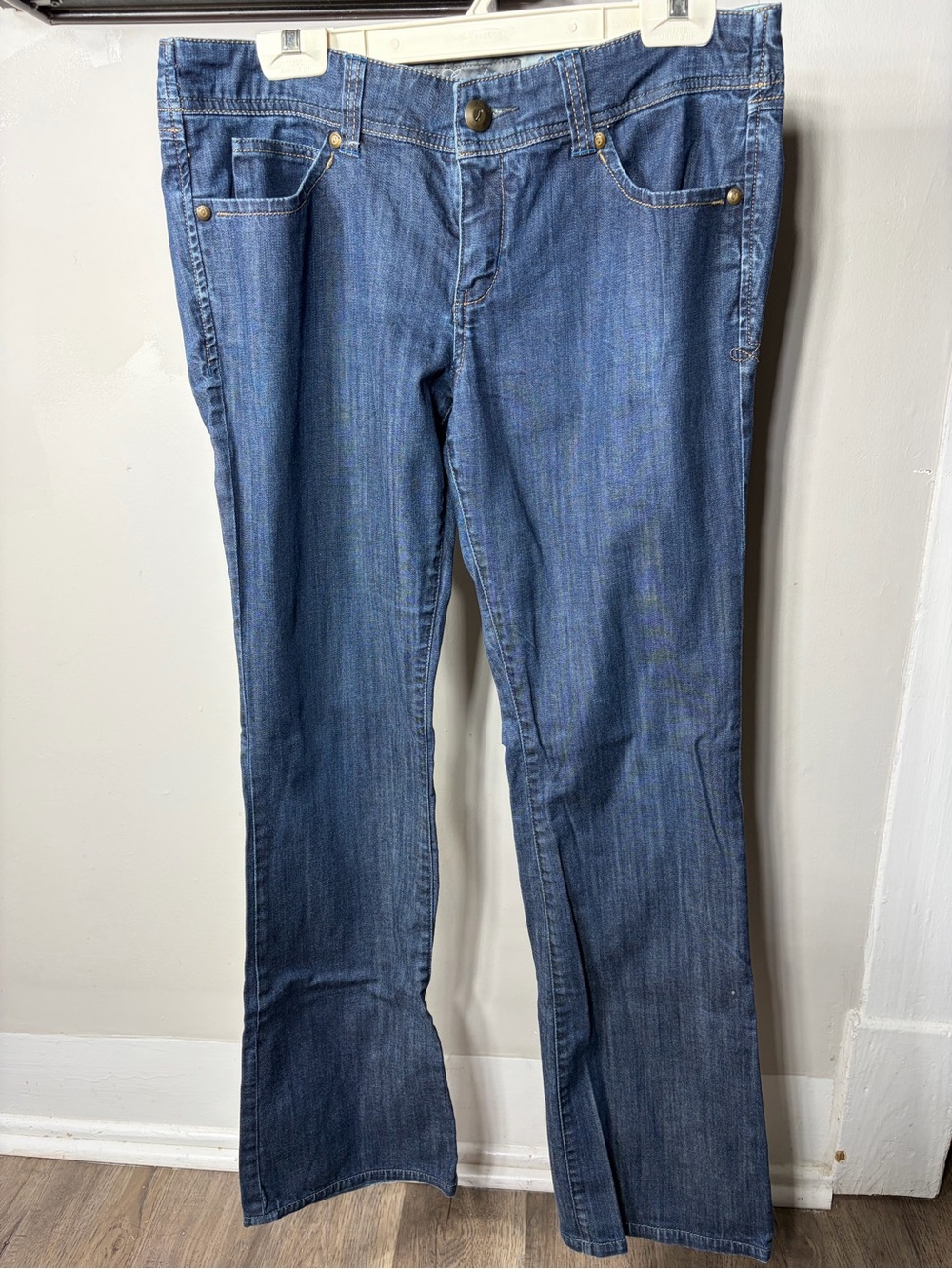 Level 99 Premium Denim Women's Medium Wash Denim Flare Jeans Blue‎ 32